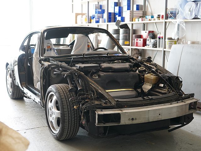 Porsche bei der Instandsetzung