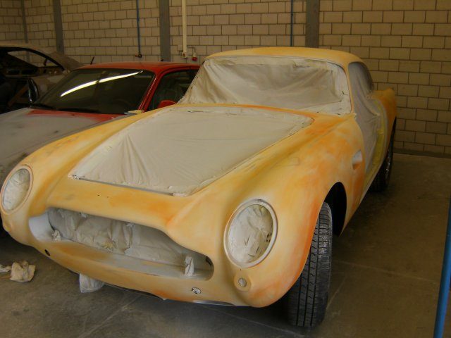 Oldtimer vor der Lackierung