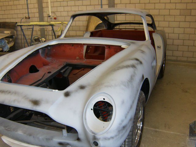 Oldtimer-Karosserie in Arbeit